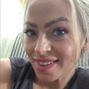 Meet your Posher, Holly